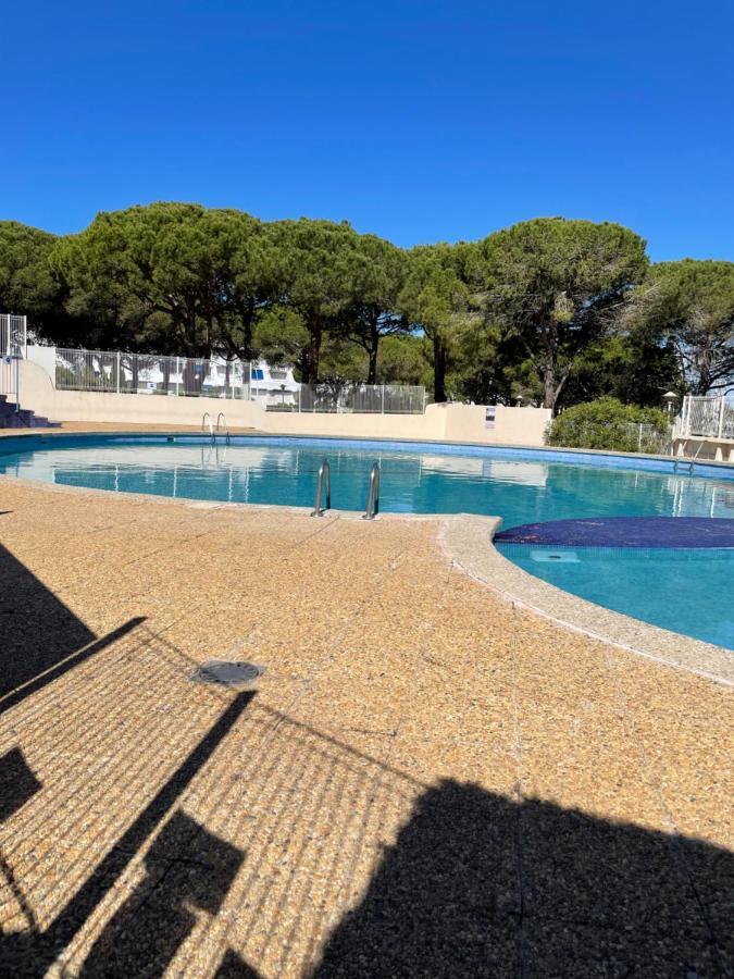 Studio vue port à 500m de la plage Le Grau-du-Roi Esterno foto