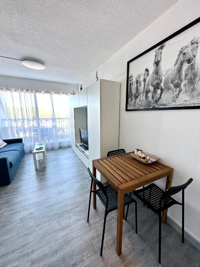 Studio vue port à 500m de la plage Le Grau-du-Roi Esterno foto