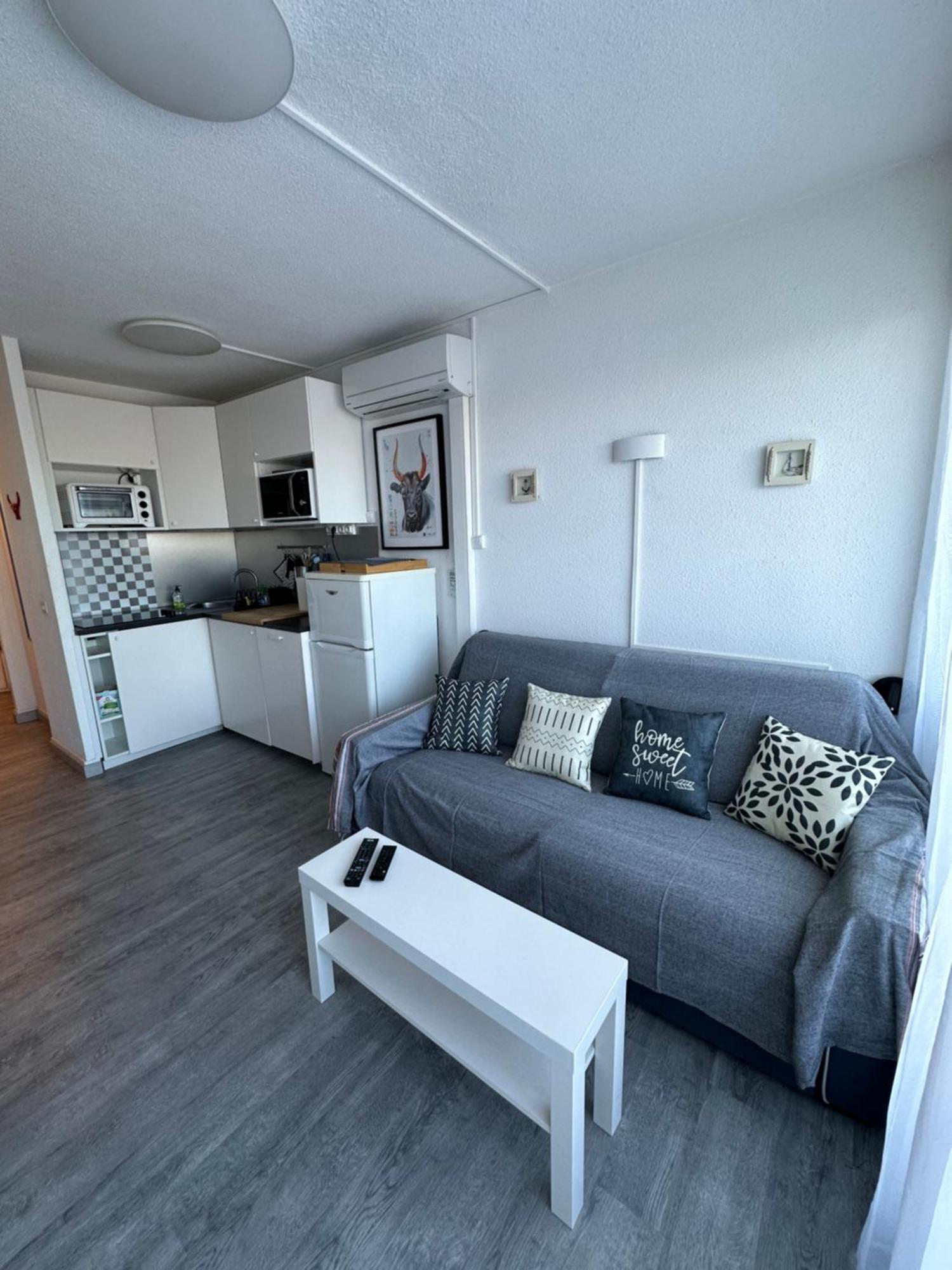 Studio vue port à 500m de la plage Le Grau-du-Roi Esterno foto